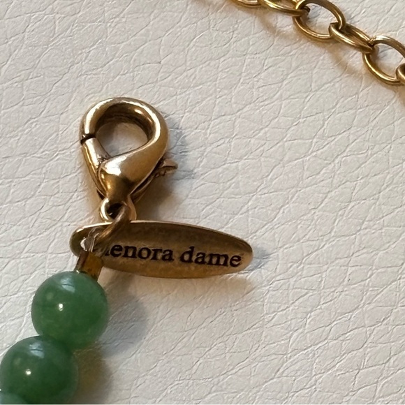 Vintage Lenora Dame acrylic and natural stone large flower pendant necklace - Picture 5 of 10